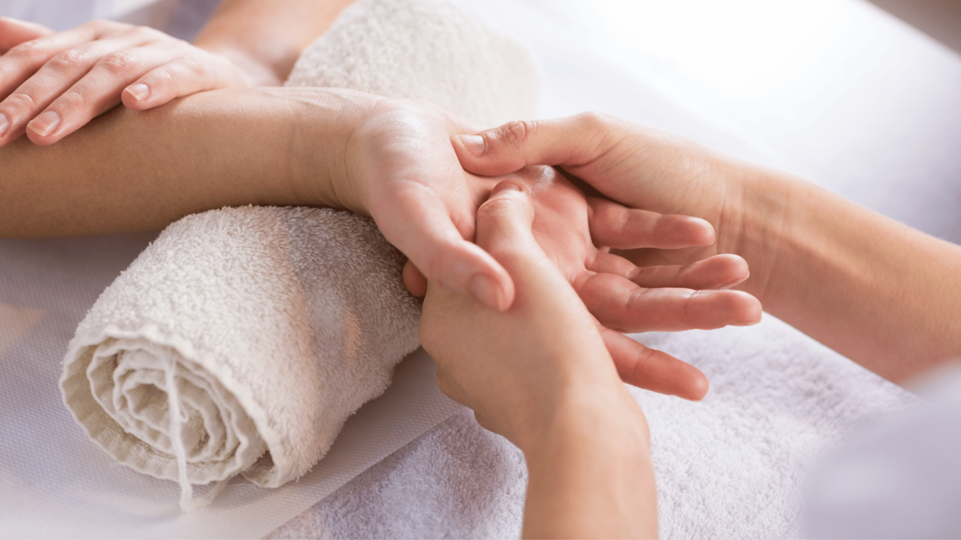 Les bienfaits des massages sur le corps et les tensions musculaires grâce à des techniques précises