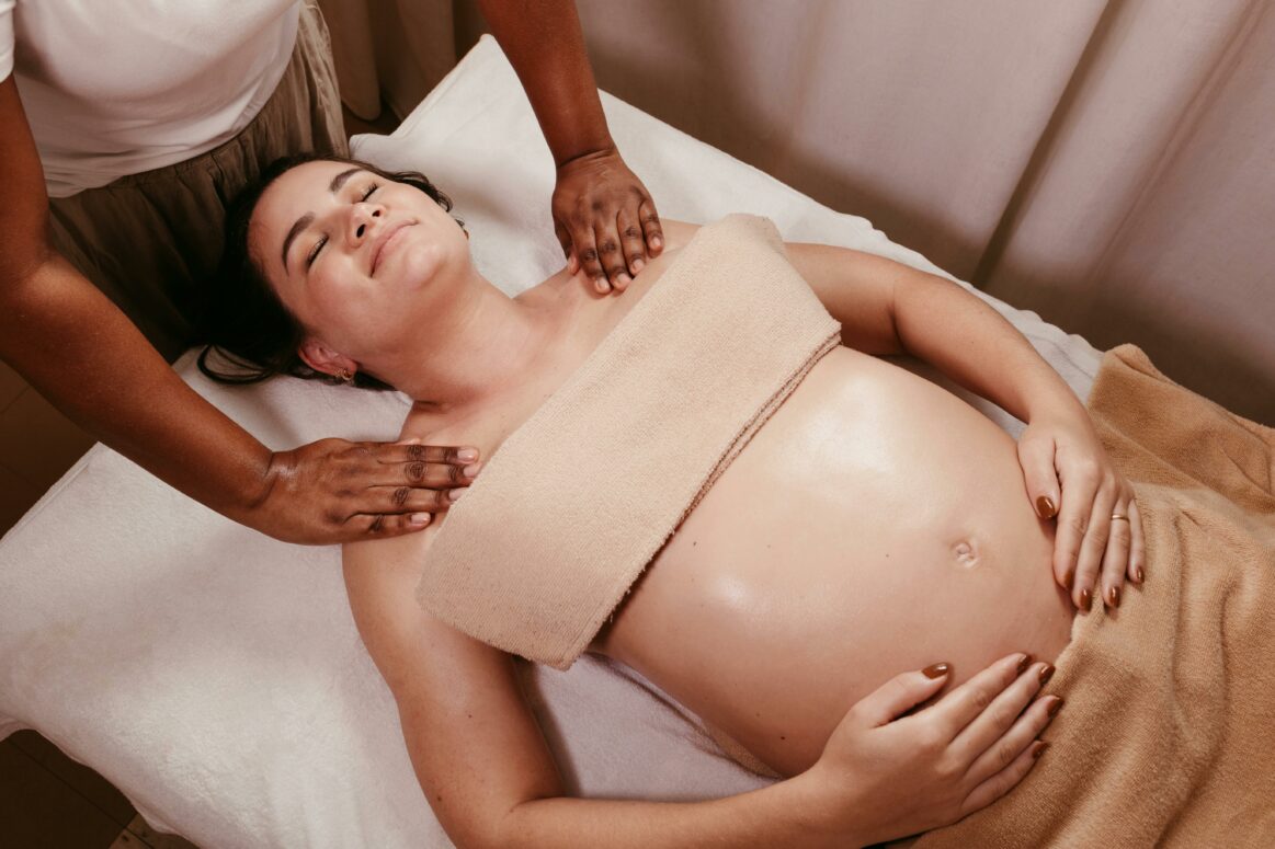 Massage prénatal à Tours - La Source Naturopathe